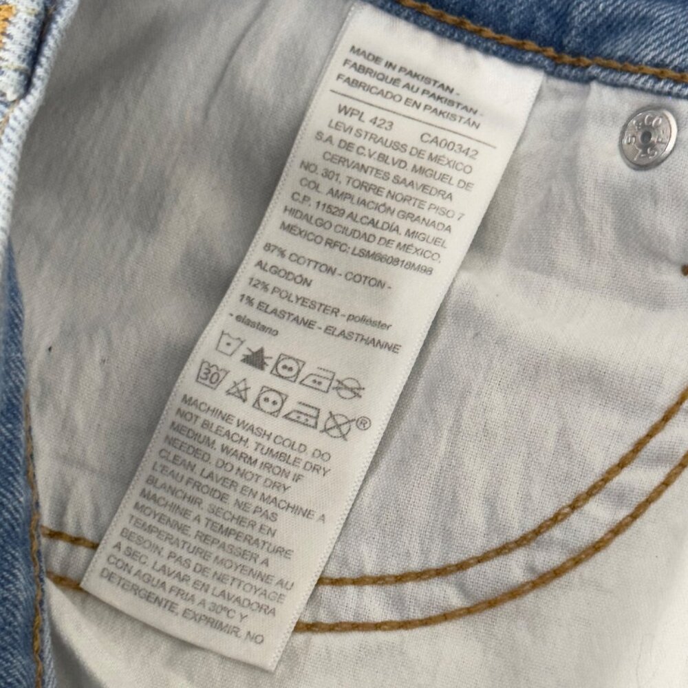 Levis Signature Womens Denim Vintage Original Shorts Size 10 Light Wash Raw Hem - Picture 5 of 12
